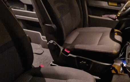 Volkswagen Multivan T6 рестайлинг, 2019 год, 3 800 000 рублей, 8 фотография