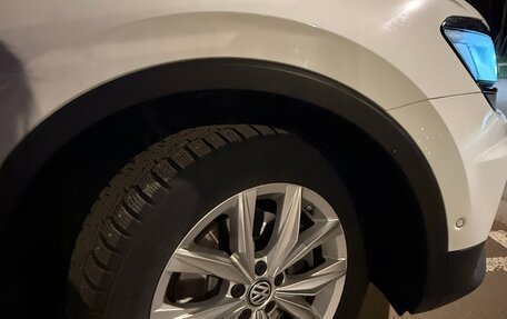 Volkswagen Tiguan II, 2019 год, 2 600 000 рублей, 6 фотография