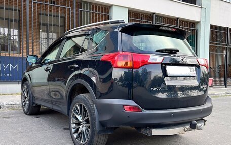 Toyota RAV4, 2015 год, 1 665 000 рублей, 3 фотография