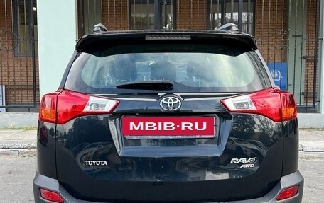 Toyota RAV4, 2015 год, 1 665 000 рублей, 4 фотография