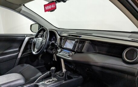 Toyota RAV4, 2016 год, 2 555 000 рублей, 16 фотография