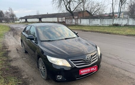 Toyota Camry, 2011 год, 1 180 000 рублей, 2 фотография