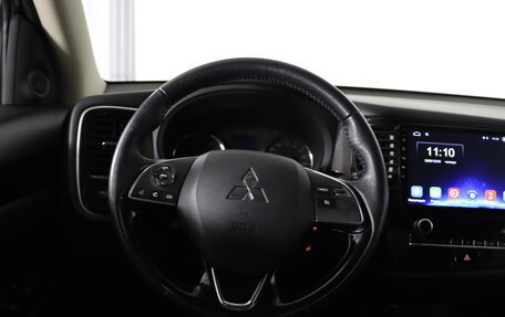 Mitsubishi Outlander III рестайлинг 3, 2021 год, 2 499 990 рублей, 10 фотография