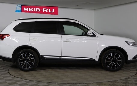 Mitsubishi Outlander III рестайлинг 3, 2021 год, 2 499 990 рублей, 4 фотография
