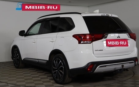 Mitsubishi Outlander III рестайлинг 3, 2021 год, 2 499 990 рублей, 7 фотография