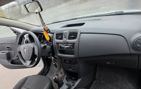 Renault Logan II, 2018 год, 650 000 рублей, 10 фотография