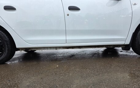 Renault Logan II, 2018 год, 650 000 рублей, 5 фотография