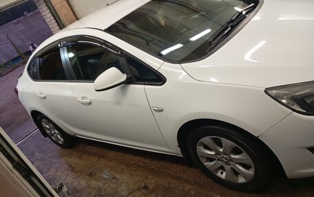 Opel Astra J, 2014 год, 830 000 рублей, 4 фотография