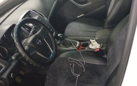 Opel Astra J, 2014 год, 830 000 рублей, 9 фотография