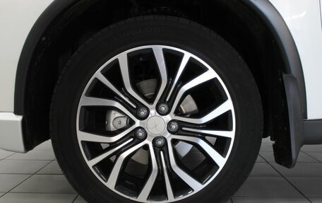 Mitsubishi Outlander III рестайлинг 3, 2016 год, 1 775 000 рублей, 11 фотография