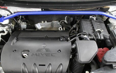 Mitsubishi Outlander III рестайлинг 3, 2016 год, 1 775 000 рублей, 12 фотография