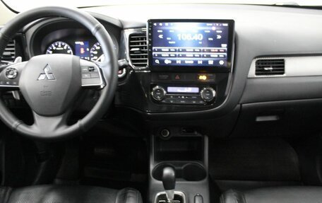 Mitsubishi Outlander III рестайлинг 3, 2016 год, 1 775 000 рублей, 17 фотография