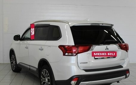 Mitsubishi Outlander III рестайлинг 3, 2016 год, 1 775 000 рублей, 8 фотография