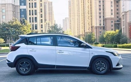 Toyota Yaris XP150 рестайлинг, 2022 год, 1 200 077 рублей, 5 фотография