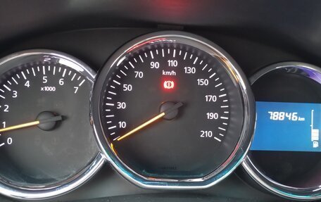 Renault Logan II, 2018 год, 820 000 рублей, 10 фотография