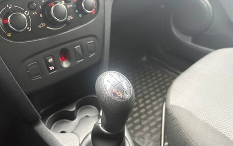 Renault Sandero II рестайлинг, 2016 год, 650 000 рублей, 17 фотография