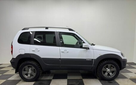 Chevrolet Niva I рестайлинг, 2018 год, 850 000 рублей, 7 фотография