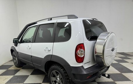 Chevrolet Niva I рестайлинг, 2018 год, 850 000 рублей, 6 фотография