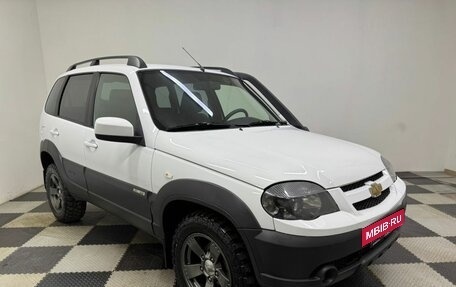 Chevrolet Niva I рестайлинг, 2018 год, 850 000 рублей, 3 фотография