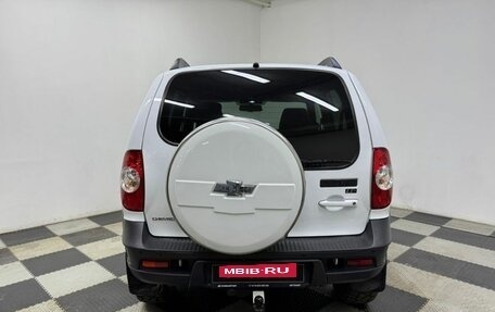 Chevrolet Niva I рестайлинг, 2018 год, 850 000 рублей, 5 фотография