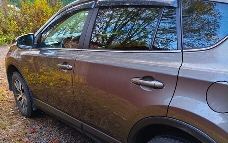 Toyota RAV4, 2017 год, 2 650 000 рублей, 2 фотография