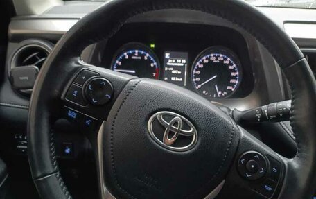 Toyota RAV4, 2017 год, 2 650 000 рублей, 8 фотография