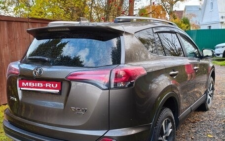 Toyota RAV4, 2017 год, 2 650 000 рублей, 4 фотография