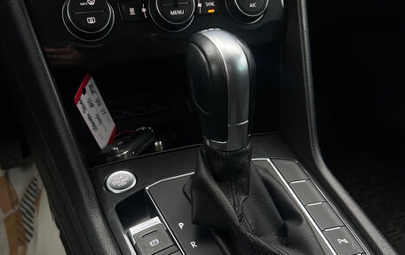 Volkswagen Tiguan II, 2018 год, 2 750 000 рублей, 3 фотография