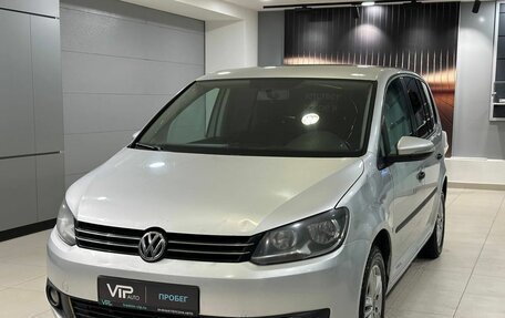 Volkswagen Touran III, 2010 год, 895 000 рублей, 1 фотография