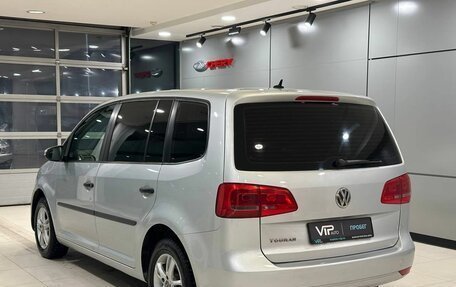 Volkswagen Touran III, 2010 год, 895 000 рублей, 4 фотография