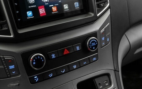 Hyundai H-1 II рестайлинг, 2016 год, 2 300 150 рублей, 23 фотография