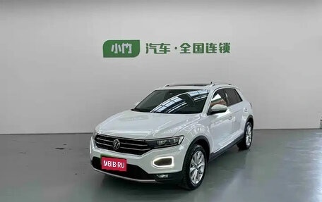 Volkswagen T-Roc I, 2022 год, 1 770 099 рублей, 1 фотография