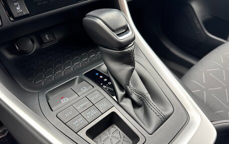 Toyota RAV4, 2020 год, 4 750 000 рублей, 10 фотография