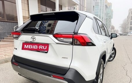 Toyota RAV4, 2020 год, 4 750 000 рублей, 24 фотография