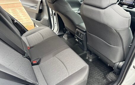 Toyota RAV4, 2020 год, 4 750 000 рублей, 27 фотография