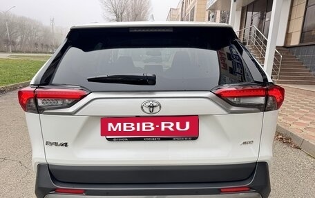 Toyota RAV4, 2020 год, 4 750 000 рублей, 37 фотография