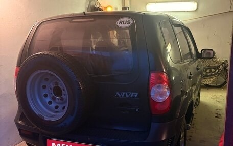 Chevrolet Niva I рестайлинг, 2009 год, 550 000 рублей, 4 фотография