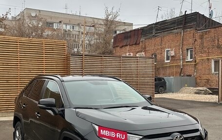 Toyota RAV4, 2020 год, 3 700 000 рублей, 2 фотография