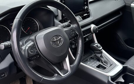 Toyota RAV4, 2020 год, 3 700 000 рублей, 7 фотография