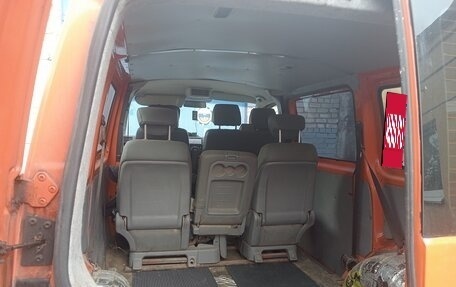 Volkswagen Transporter T5 рестайлинг, 2006 год, 1 000 000 рублей, 3 фотография