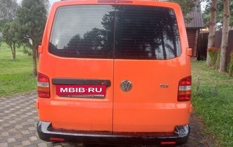 Volkswagen Transporter T5 рестайлинг, 2006 год, 1 000 000 рублей, 4 фотография