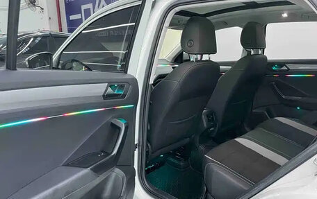 Volkswagen T-Roc I, 2022 год, 1 770 099 рублей, 12 фотография