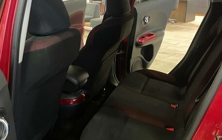 Nissan Juke II, 2011 год, 899 000 рублей, 9 фотография