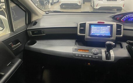 Honda Freed I, 2012 год, 996 000 рублей, 32 фотография