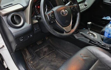 Toyota RAV4, 2015 год, 2 650 000 рублей, 5 фотография