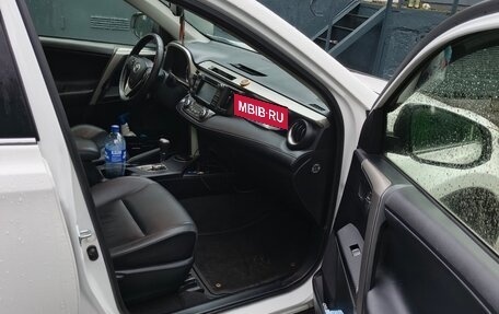 Toyota RAV4, 2015 год, 2 650 000 рублей, 10 фотография