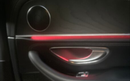 Mercedes-Benz E-Класс, 2018 год, 2 250 000 рублей, 2 фотография