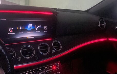 Mercedes-Benz E-Класс, 2018 год, 2 250 000 рублей, 8 фотография
