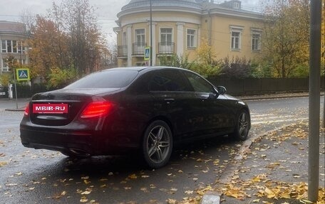 Mercedes-Benz E-Класс, 2018 год, 2 250 000 рублей, 3 фотография
