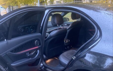 Mercedes-Benz E-Класс, 2018 год, 2 250 000 рублей, 10 фотография